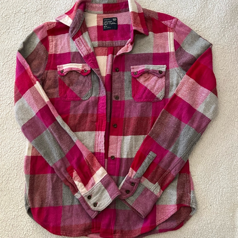 American Eagle Pink Flannel Size Medium